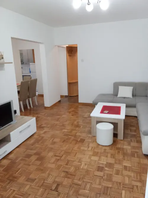 Cene i oglasi na pijacama